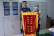 两面锦旗情牵两代医患情