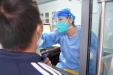 【卓越服务行动专题报道】  核酸采样有“温度”卓越服务暖人心 医院开展核酸采样卓越服务行动