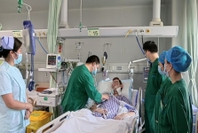 跨越国界的生命守护：湖南医药学院第一附属医院重症医学科的精准救治与温情护理